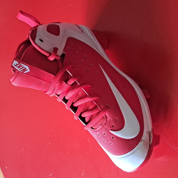 nike alpha pro cleats review